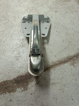 Tažný kloub na přívěsný vozík tlama čuba žehlička koule ISO - 4