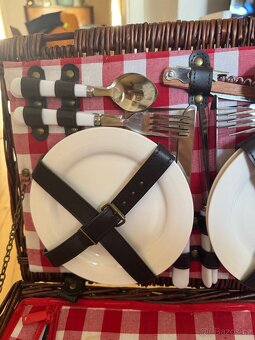 Proutěný piknikový koš pro 4 osoby - 4