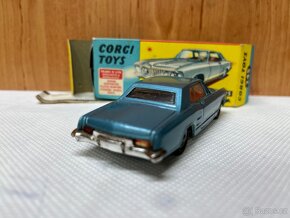 Corgi Toys Buick - 4