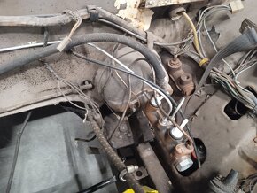 Prodám rozpracovaný projekt Lada 2107 - 4