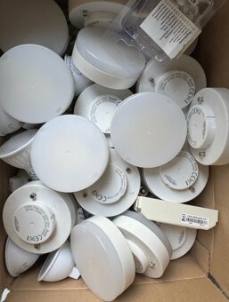 Led žárovka MEGAMAN GX53 5W 2800K 300lm teplá bílá (LR2205) - 4