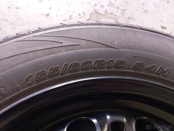 Prodám letní kola na fabii 185/60 R15 84H - 4