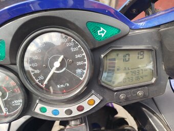 Yamaha FJR 1300 - 4