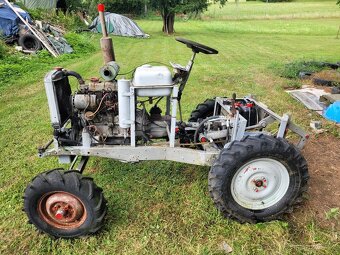 Prodám traktor domácí výroby motor Š.Spartak - 4