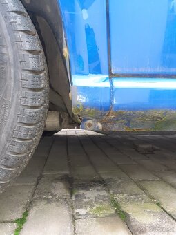 prodám škoda fabia 1 r.v. 2003 1,2HTP 40kw, motor na opravu - 4