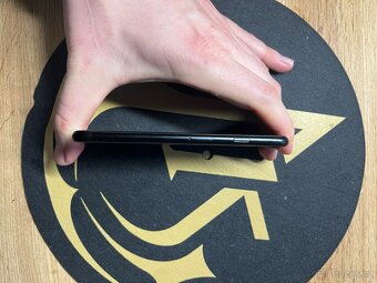 Apple iPhone SE 2020 - 64 GB 100% baterie - 4