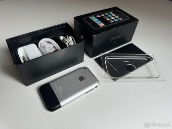 Sbírka iPhone 2G - 4S - 4