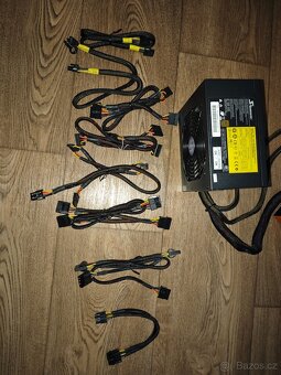 Počítačový zdroj 620W - 4