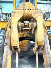 Nakladač ZTS UNK 320 - 4