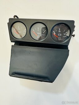 Přidavné budiky Audi 80 - 4