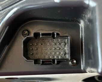 Subwoofer zesilovač 8P4035382 Audi A3 8P sportback r.v. 2006 - 4