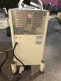 Kuchyňský robot hnětač - 4