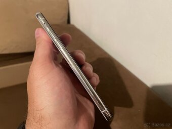 iPhone X 256GB pěkný stav - 4