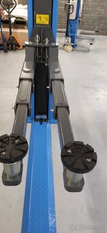 Dvousloupový elektrohydraulický zvedák 4000 kg/ 2m - 4
