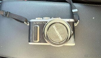 Olympus PEN E-PL8 - 4