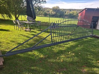 Samonosná pojezdová brána - 4