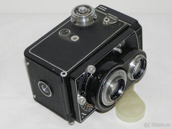Starý fotoaparát Flexaret V - 4