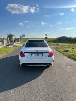 Mercedes w205 c220d AMG - 4