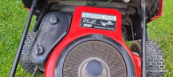 Zahradni traktor MTD - 4