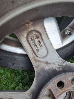 Prodám alu disky R 18 včetně pneu - 4