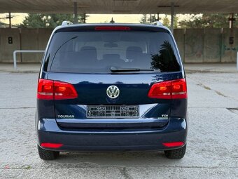 Volkswagen Touran 1,6 TDi HighLine BlueMotion - 4