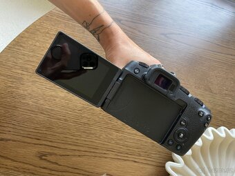 Bezzrcadlovka Canon EOS RP - 4