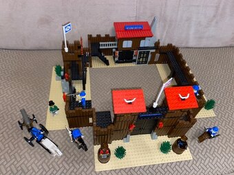 LEGO 6769 - FORT LEGOREDO - 4