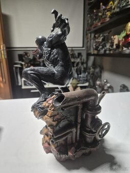 SOCHA VENOM - IRON STUDIOS - 4