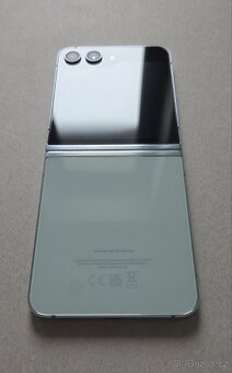 Samsung Galaxy Z Flip 5 LIVE DEMO UNIT - 4