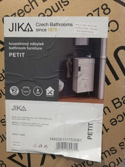 Koupelnová skříňka s umyvadlem - 4