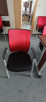 Stoly a židle z učebny - 4