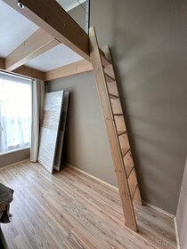 Prodám málo používané dřevěné schody - 4