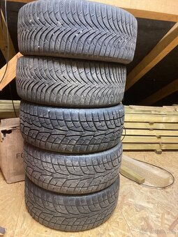 Pneu 225/45 R17 M+S - 4