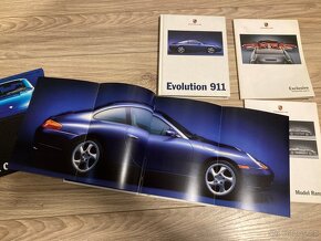 Prospekty katalogy knihy Porsche 911 - 4