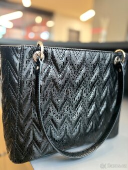 Kabelka GUESS - 4