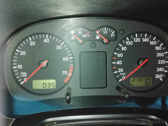 Volkswagen Golf - 4