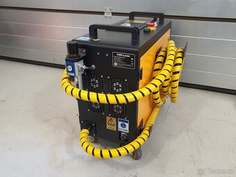 Čistící pulsní laser o výkonu 300W, pulsní energie 5mJ - 4