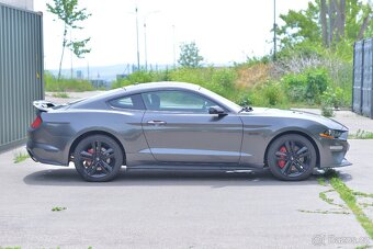 Mustang GT - 4