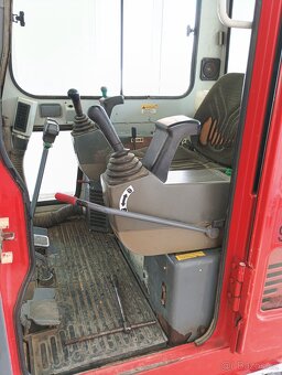 Minibagr Takeuchi TB 016 roztahovací podvozek - 4