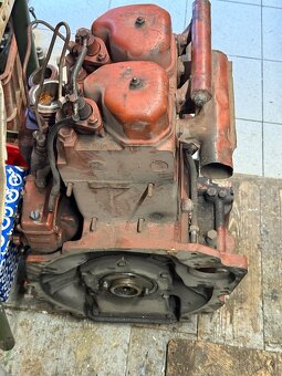 Dvouválec motor na zetor - 4