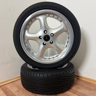 5KS MERCEDES E W124 5x112 R17 ET35+LETNÍ 215/45r17 - 4