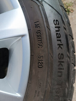 Škoda Octavia III - alu 6,5x16 et46 + letní 205/55/16 - 4