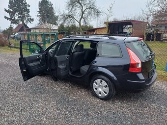 1. MAJITEL...Renault Megane 1.6 16V rok 2009 - 4