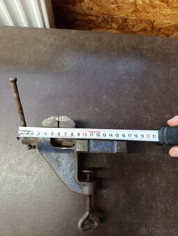 Malý svěrák na stůl - 4