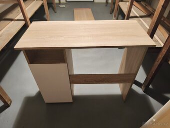 PC / pracovní stůl – kompaktní, dobrý stav - 4