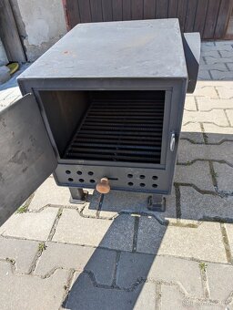 Topeniště k udírně. - 4