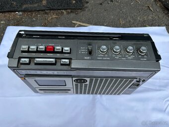radiomagnetofon Sharp - 4