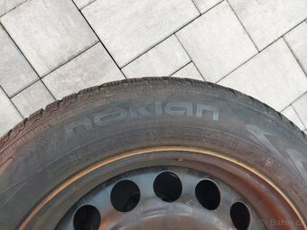 Prodám zimní pneu Nokian WR D4 195/60R16 - 4
