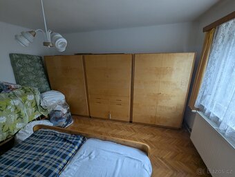Ložnicová sestava nábytku. - 4