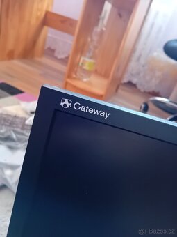LCD monitor Gateway MW19V, 19" - 4
